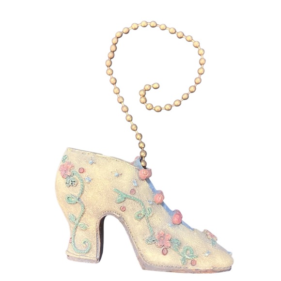 Other - Ceramic antique shoe shaped pull chain